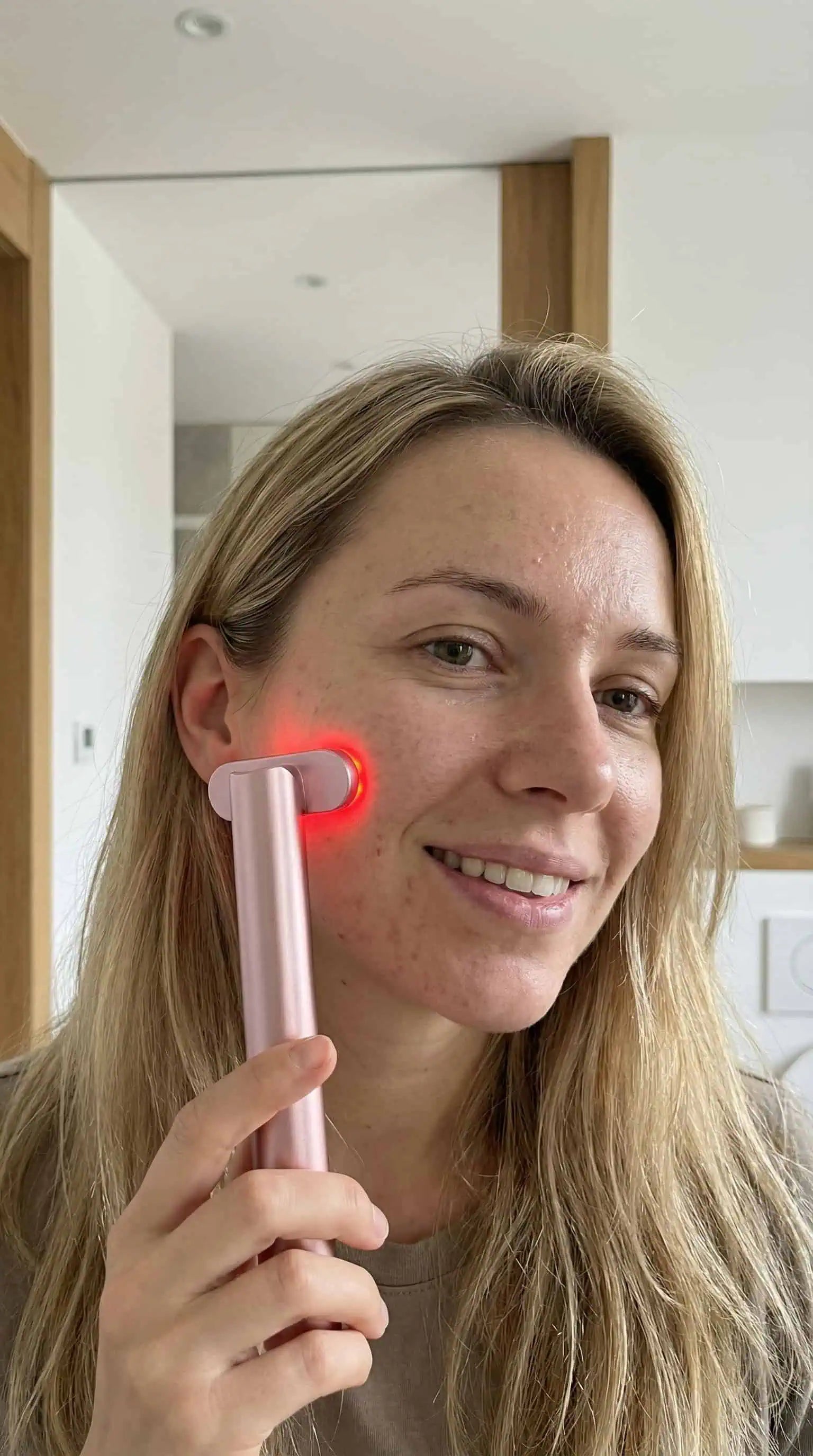 Rotlicht fürs Gesicht: Anwendung & Routine zuhause | Mini Diva Beauty