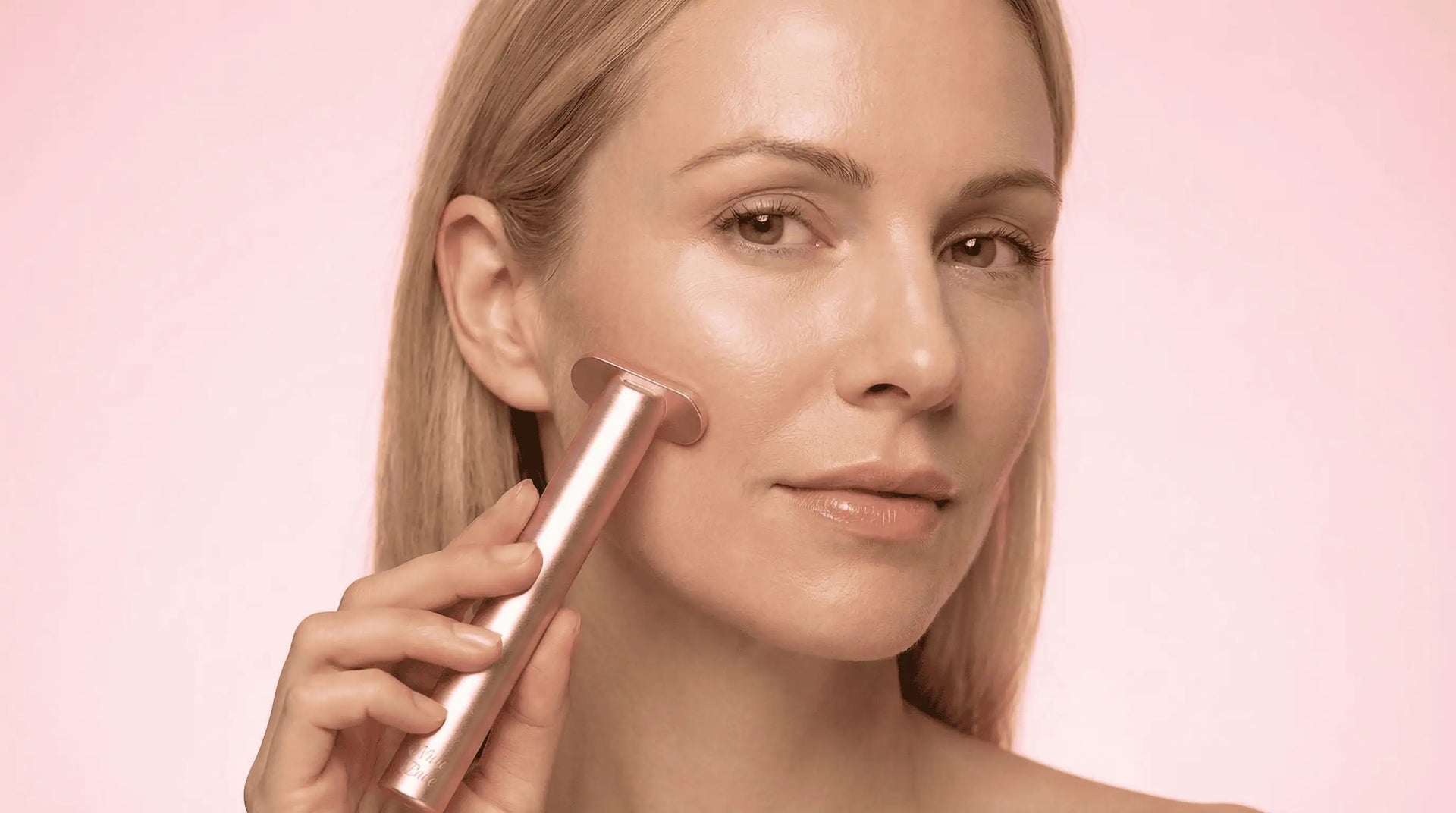 EMS fürs Gesicht zuhause: Wie oft anwenden & worauf du achten solltest | Mini Diva Beauty